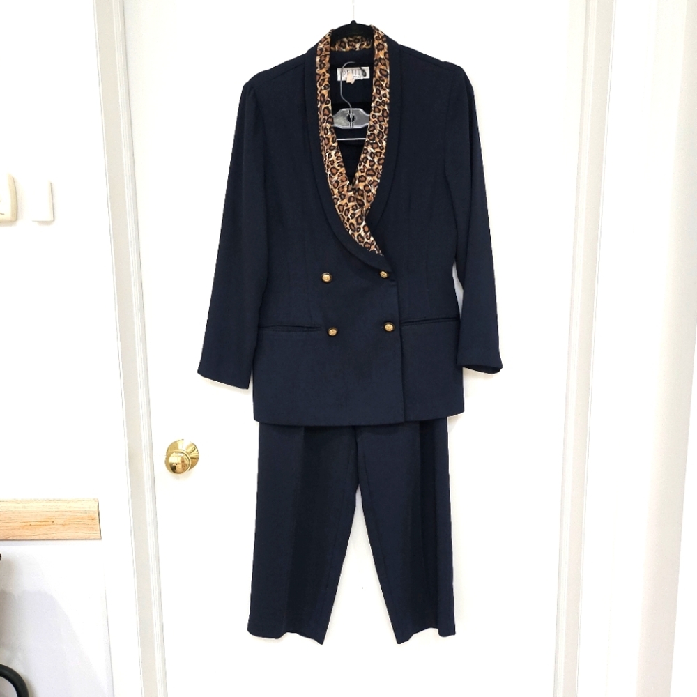 Casual Corner Sophisticated Petite Pants Suit